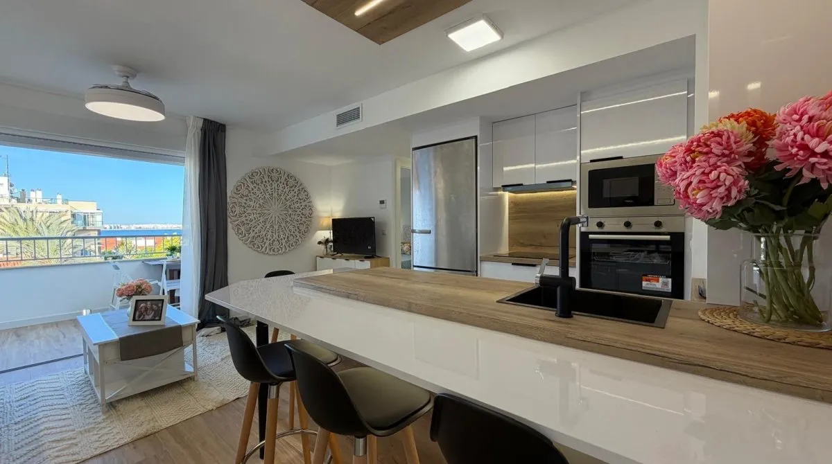 Apartamento de 3 dormitorios en Torrevieja, Spain No. 236