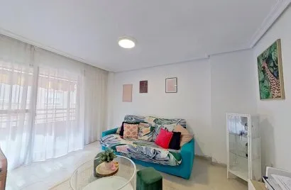 Apartamento de 4 dormitorios en Torrevieja, Spain No. 1453