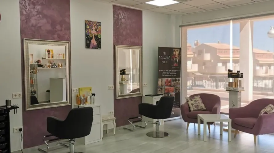Propiedad comercial de en La Zenia, Spain No. 288 № 18