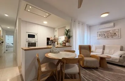 Apartamento de 3 dormitorios en Torrevieja, Spain No. 2878