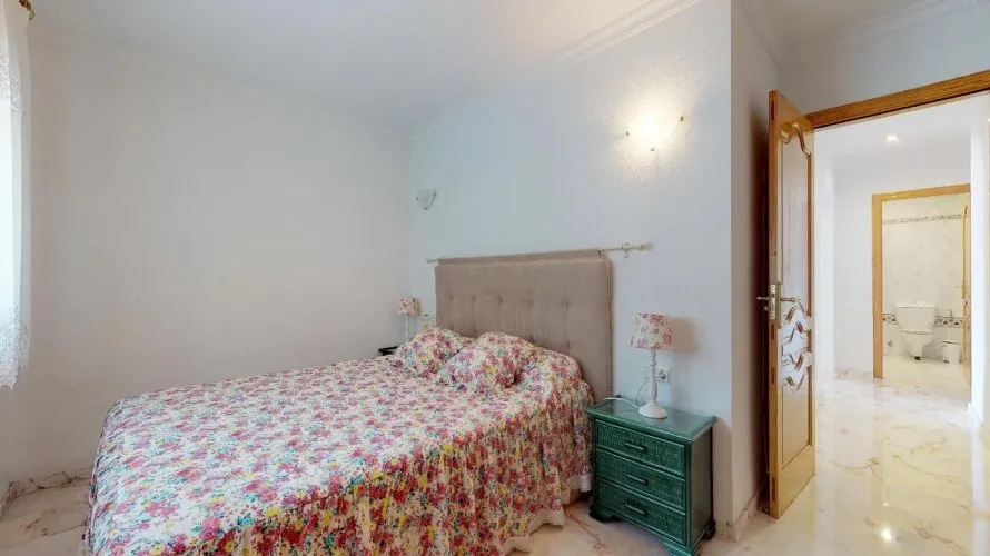 Villa de 7 dormitorios en Maryvilla, Spain No. 410 № 22