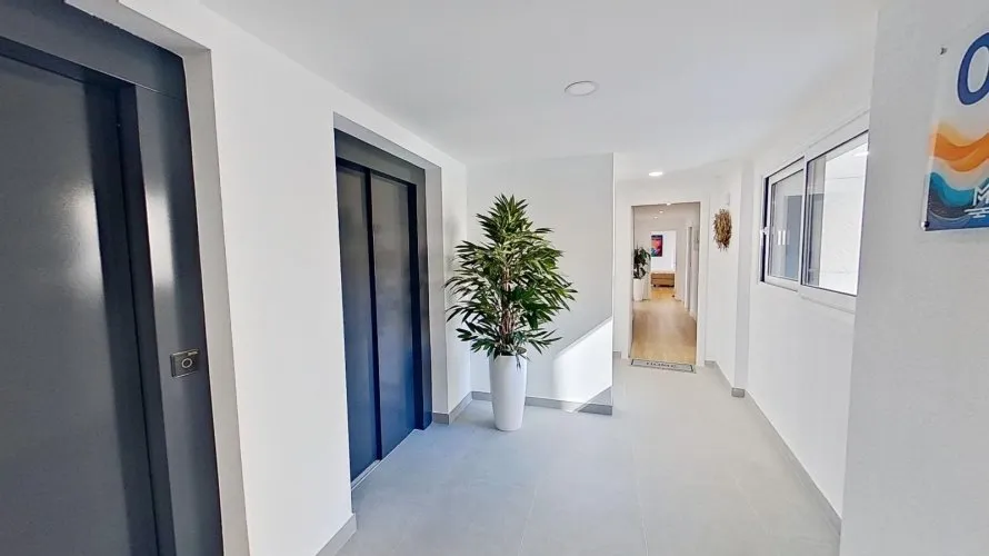 Apartamento de 2 dormitorios en Benidorm, Spain No. 111 № 11