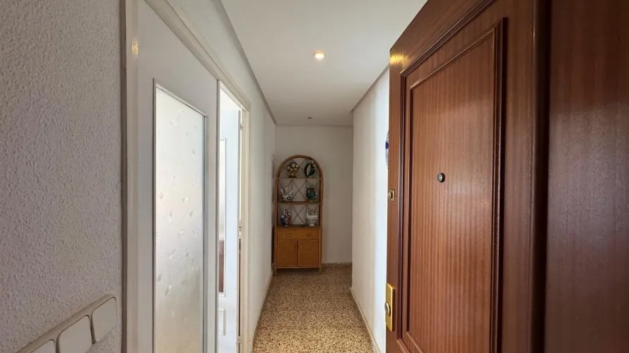 Apartamento de 3 dormitorios en Torrevieja, Spain No. 1381