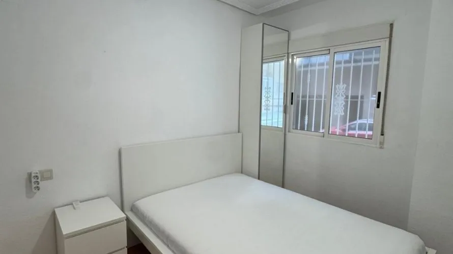 Apartamento de 3 dormitorios en Torrevieja, Spain No. 1442