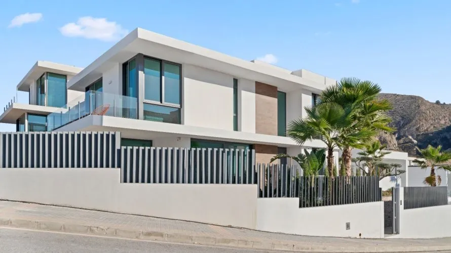 Villa de 4 dormitorios en Benidorm, Spain No. 1188 № 1