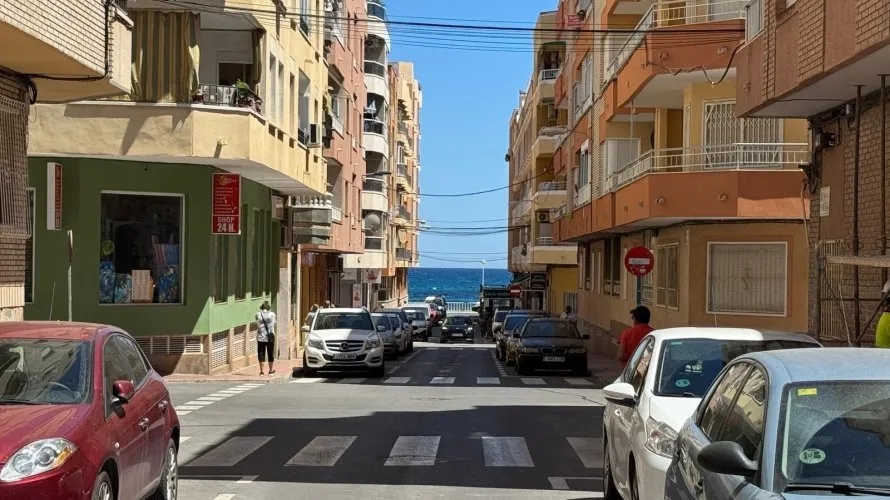 Propiedad comercial de 261m² en Torrevieja, Spain No. 2746 № 1
