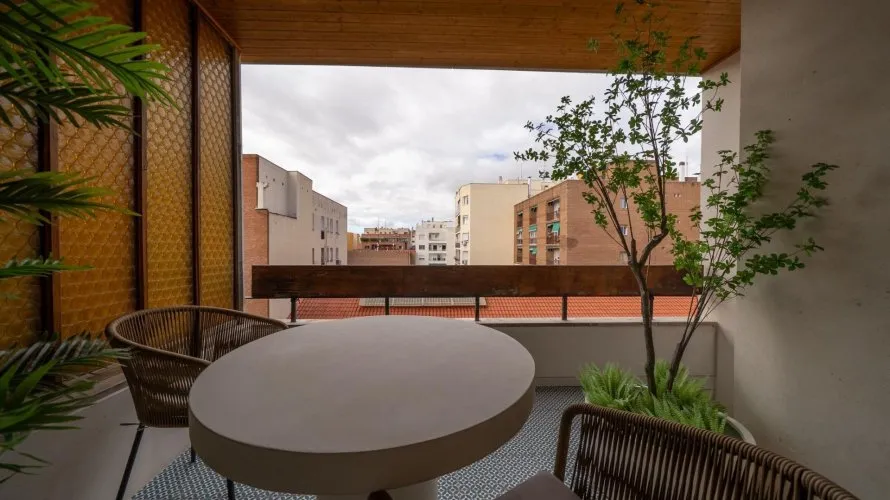 Apartamento de 3 dormitorios en Madrid, Spain No. 976