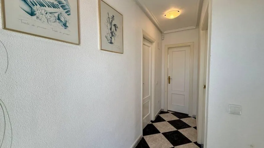 Villa de 4 dormitorios en Playa Flamenca II, Spain No. 175 № 27