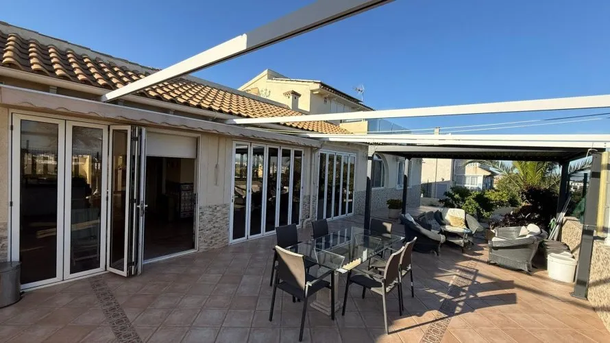 Villa de 4 dormitorios en Villamartin, Spain No. 1155 № 16