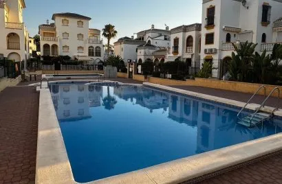 Apartamento de 3 dormitorios en Torrevieja, Spain No. 831