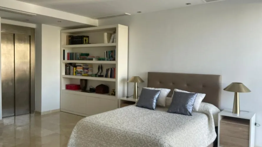 Villa de 5 dormitorios en Alicante, Spain No. 1289 № 3