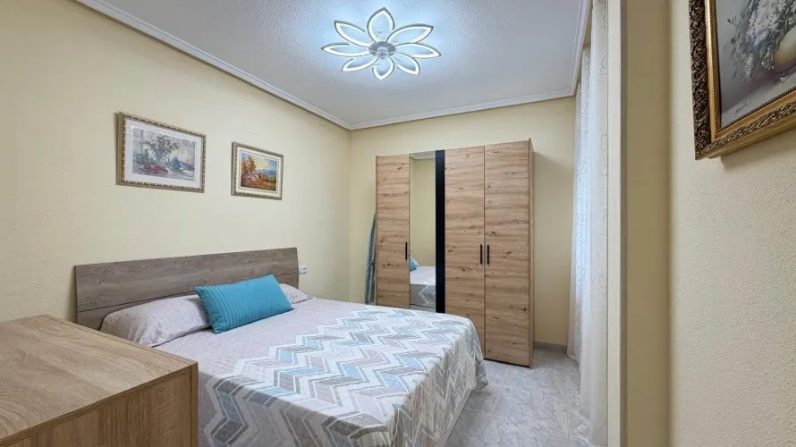 Apartamento de 3 dormitorios en Torrevieja, Spain No. 1052 № 8