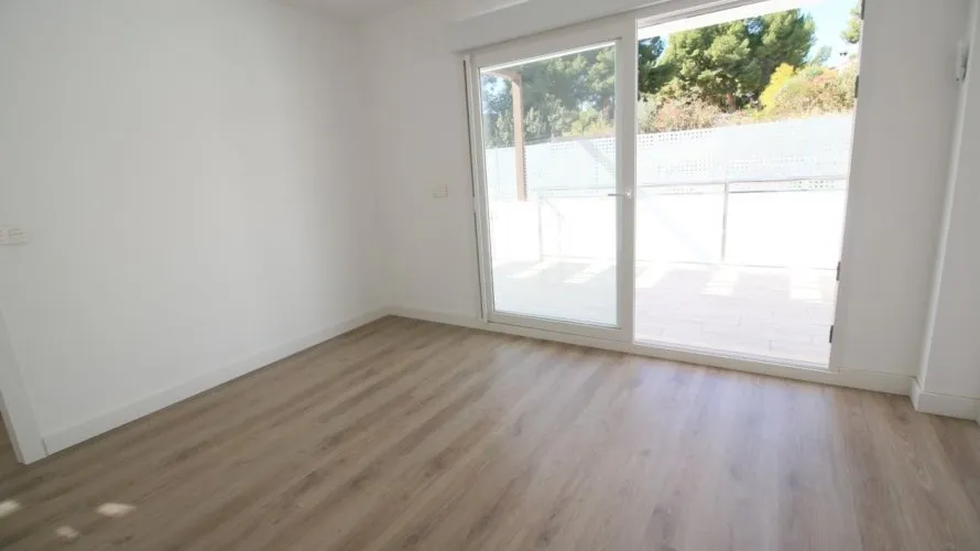 Apartamento de 4 dormitorios en La Torre, Spain No. 332 № 8