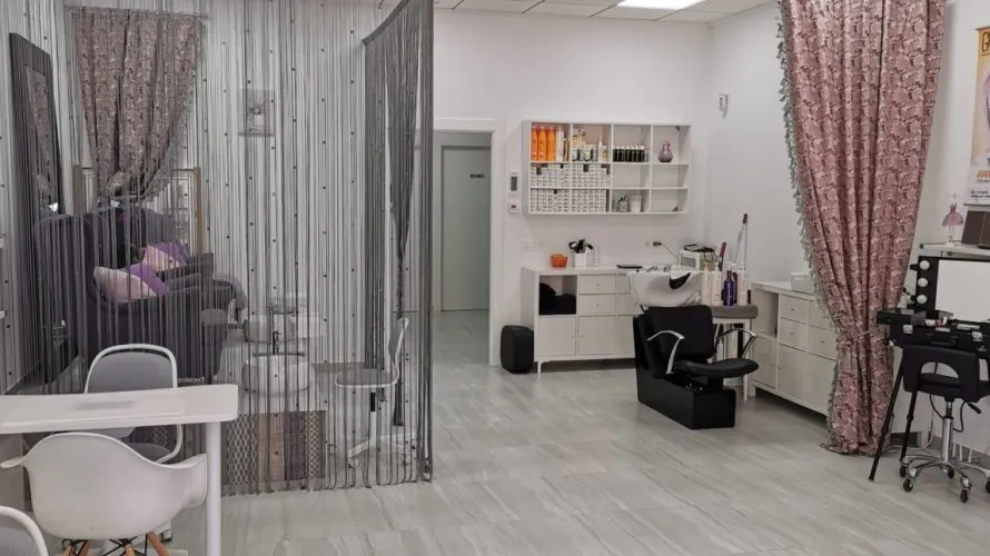 Propiedad comercial de en La Zenia, Spain No. 288 № 14