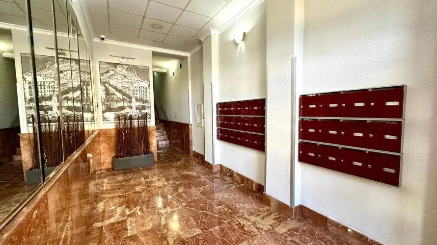 Apartamento de 4 dormitorios en Alicante, Spain No. 1550 № 3