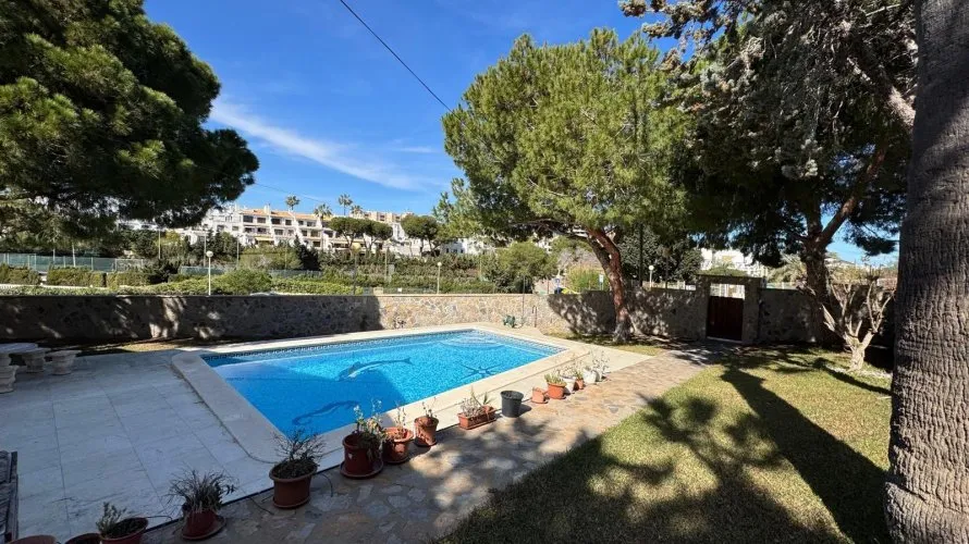 Villa de 3 dormitorios en Cabo Roig, Spain No. 110 № 2