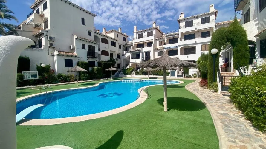 Apartamento de 2 dormitorios en Cabo Roig, Spain No. 1411 № 4