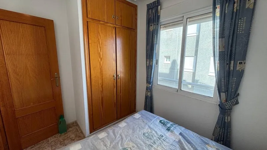 Apartamento de 1 dormitorio en Torrevieja, Spain No. 238 № 14