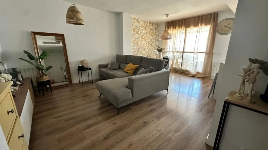 Apartamento de 3 dormitorios en Alicante, Spain No. 1615 № 4
