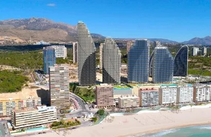 Apartamento de 4 dormitorios en Benidorm, Spain No. 440