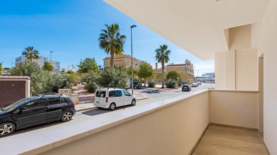 Apartamento de 2 dormitorios en Benijófar, Spain No. 633 № 20