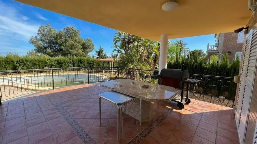 Apartamento de 4 dormitorios en Manises, Spain No. 1369 № 3