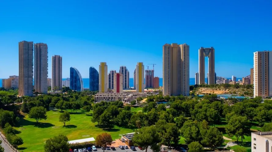 Apartamento de 2 dormitorios en Benidorm, Spain No. 974 № 19