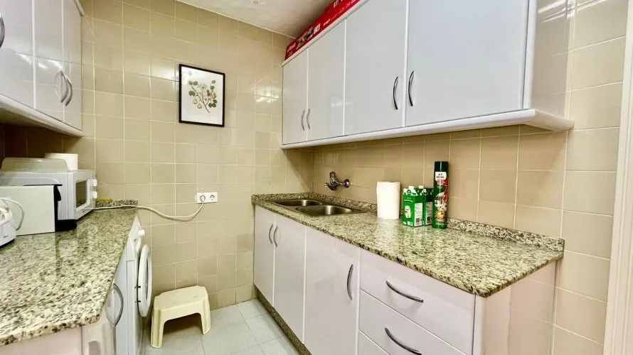 Apartamento de 3 dormitorios en Torrevieja, Spain No. 1050 № 23