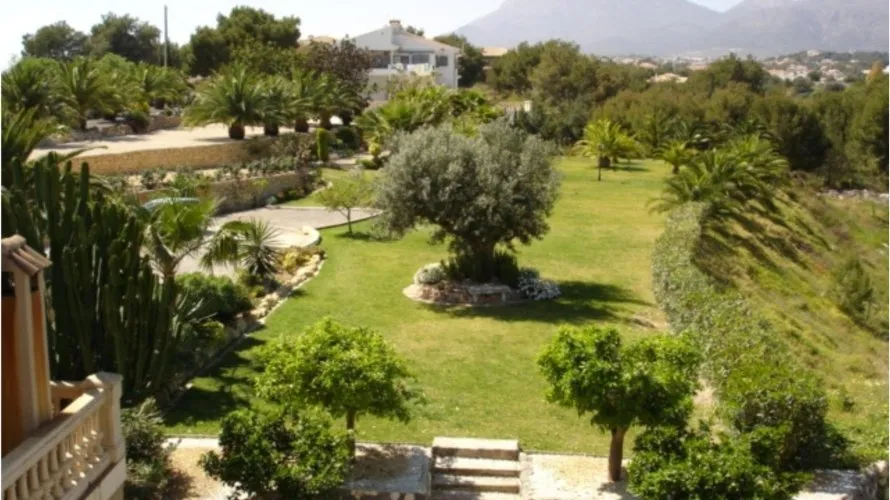 Villa de 5 dormitorios en L'Alfàs del Pi, Spain No. 493 № 1