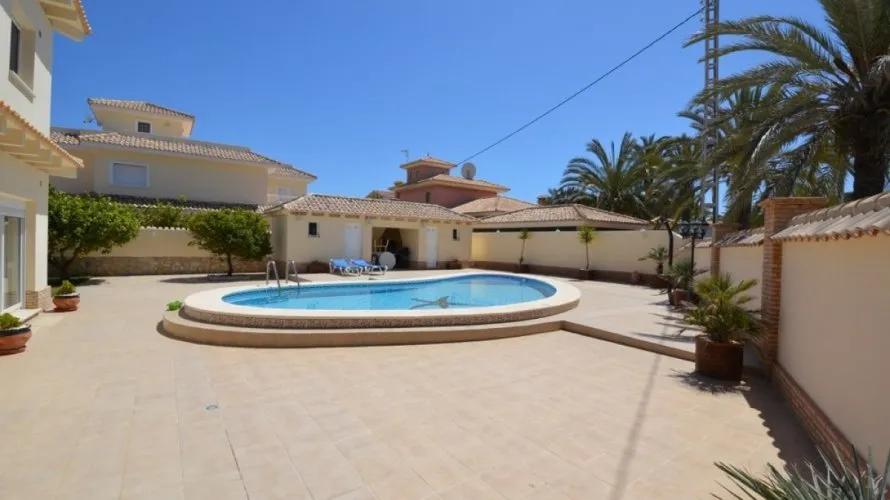 Villa de 276m² en Cabo Roig, Spain No. 265 № 2