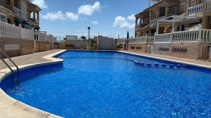 Сasa de 3 dormitorios en Torrevieja, Spain No. 1192 № 3