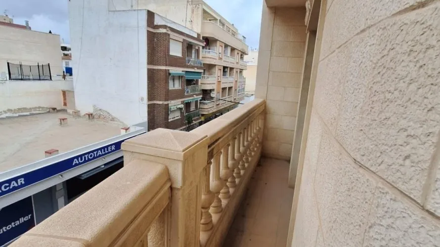 Apartamento de 3 dormitorios en Torrevieja, Spain No. 1308 № 24