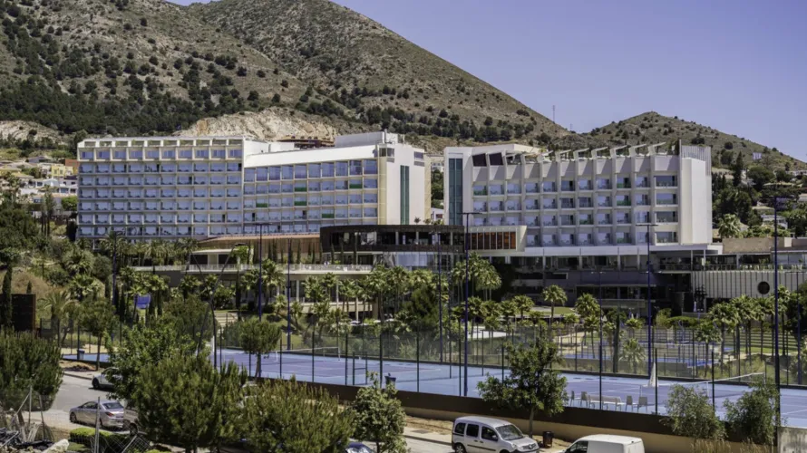 Apartamento de 3 dormitorios en Fuengirola, Spain No. 102 № 8