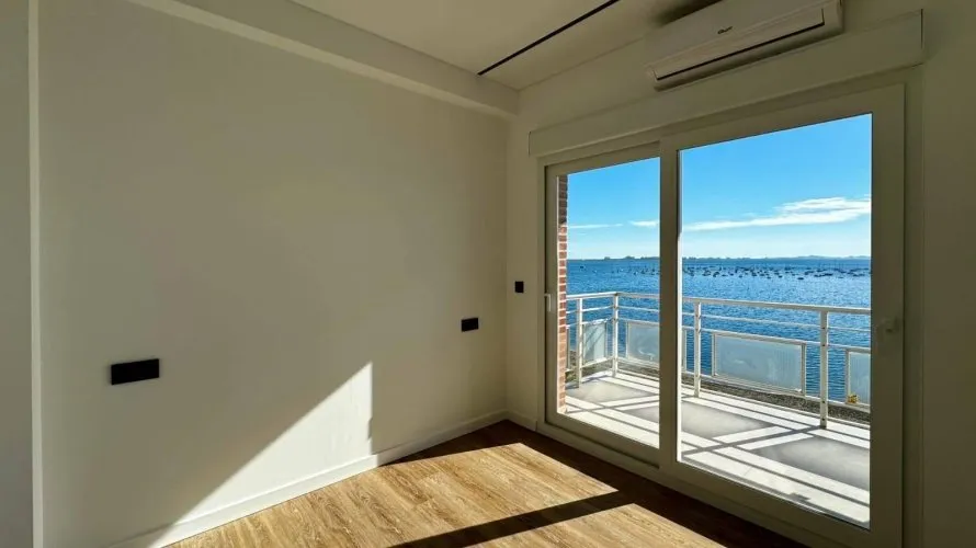 Apartamento de 3 dormitorios en San Pedro del Pinatar, Spain No. 820 № 1