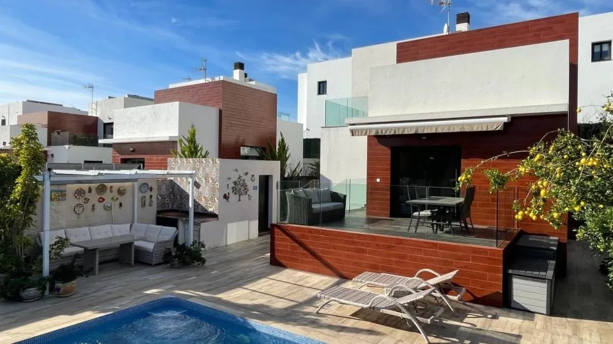 Villa de 3 dormitorios en La Alberca, Spain No. 1047