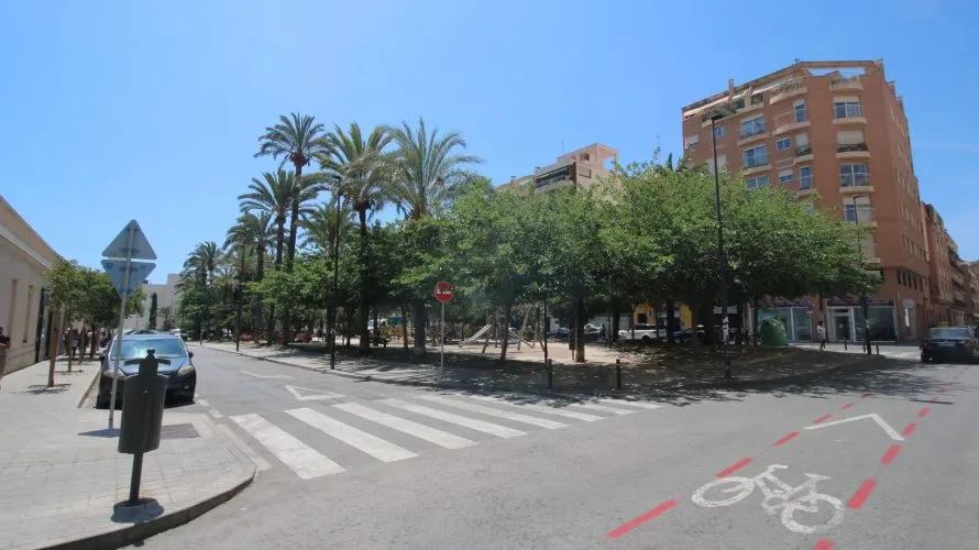 Propiedad comercial de 24 dormitorios en Alicante, Spain No. 451 № 6