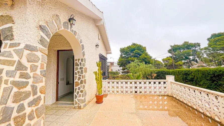 Villa de 3 dormitorios en Los Balcones, Spain No. 659 № 2