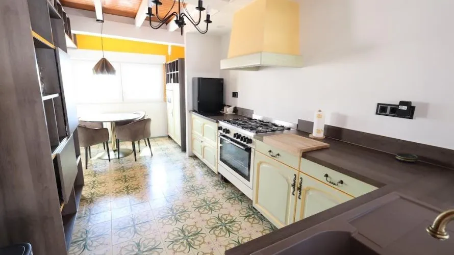 Apartamento de 4 dormitorios en Villamartin, Spain No. 818 № 5