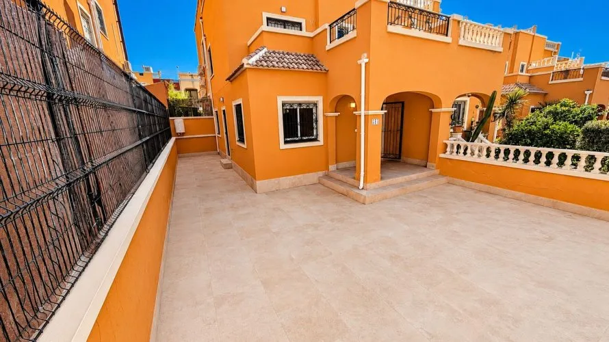 Apartamento de 95m² en La Florida, Spain No. 910 № 18