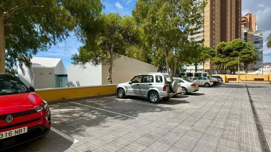 Apartamento de 2 dormitorios en Benidorm, Spain No. 880 № 9
