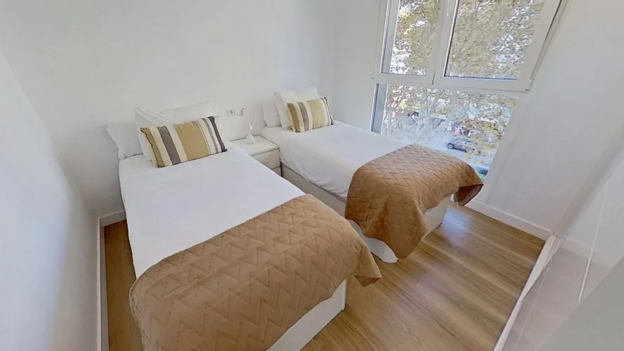 Apartamento de 2 dormitorios en Benidorm, Spain No. 111 № 3