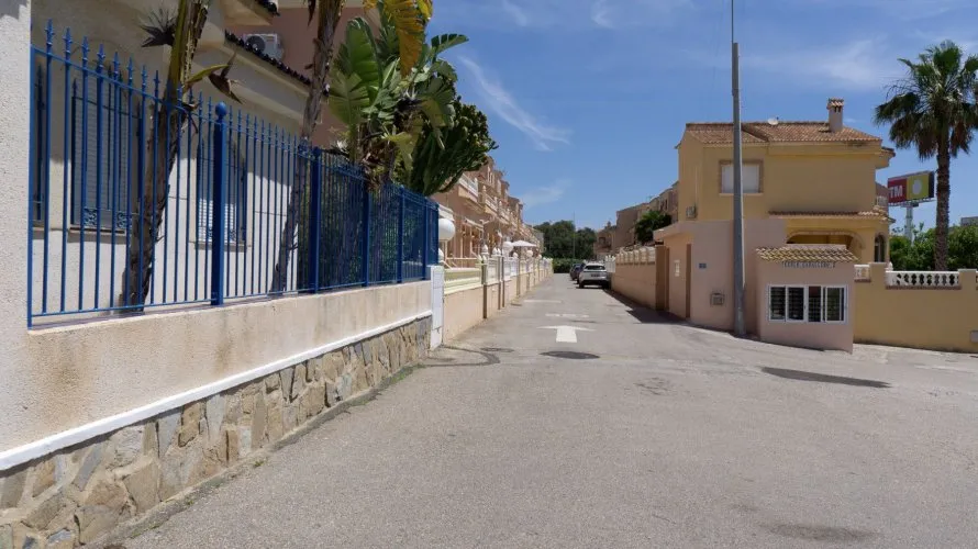 Сasa de 85m² en La Zenia, Spain No. 1417 № 3