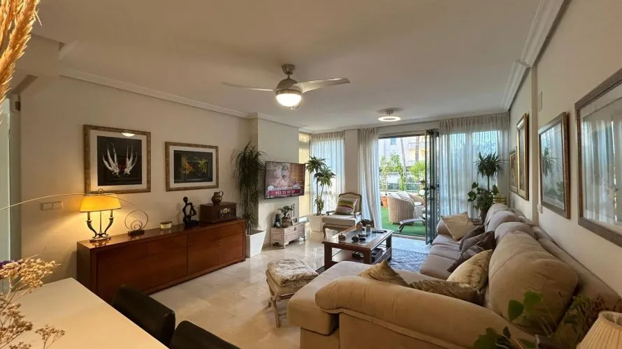 Parcela de 2 dormitorios en Albir, Spain No. 668 № 2
