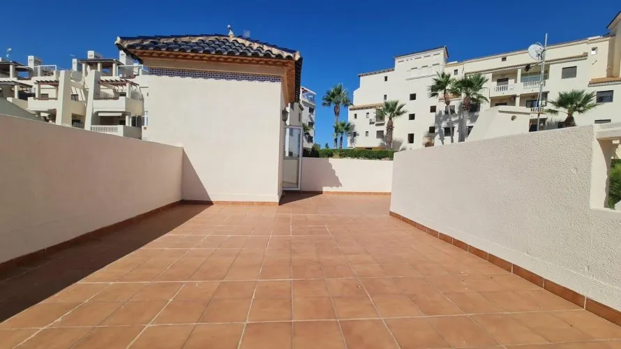 Villa de 124m² en Alicante, Spain No. 1023 № 10
