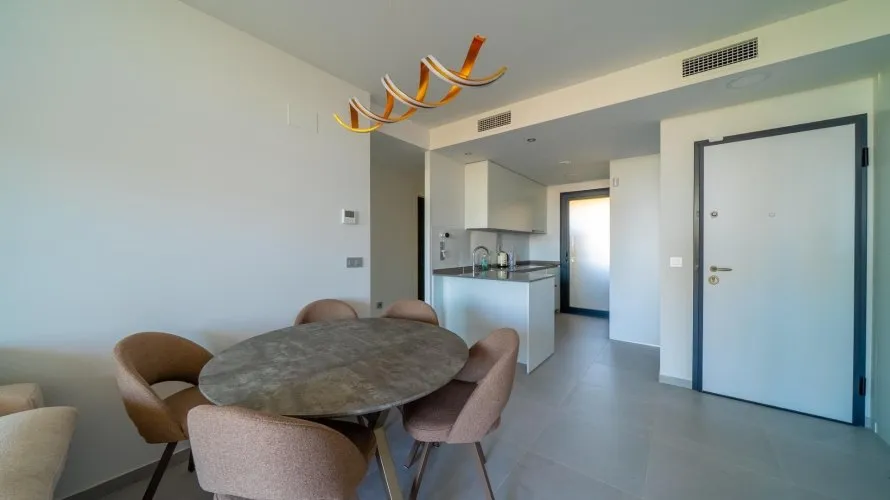 Apartamento de 2 dormitorios en Benidorm, Spain No. 974 № 2