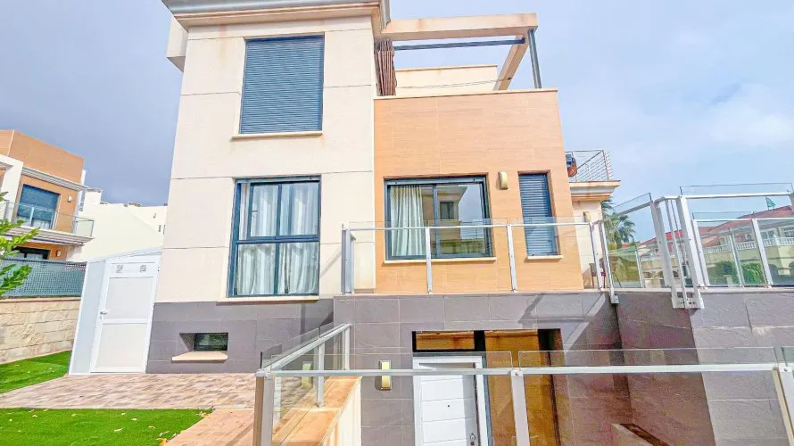 Villa de 5 dormitorios en La Zenia, Spain No. 1324 № 20
