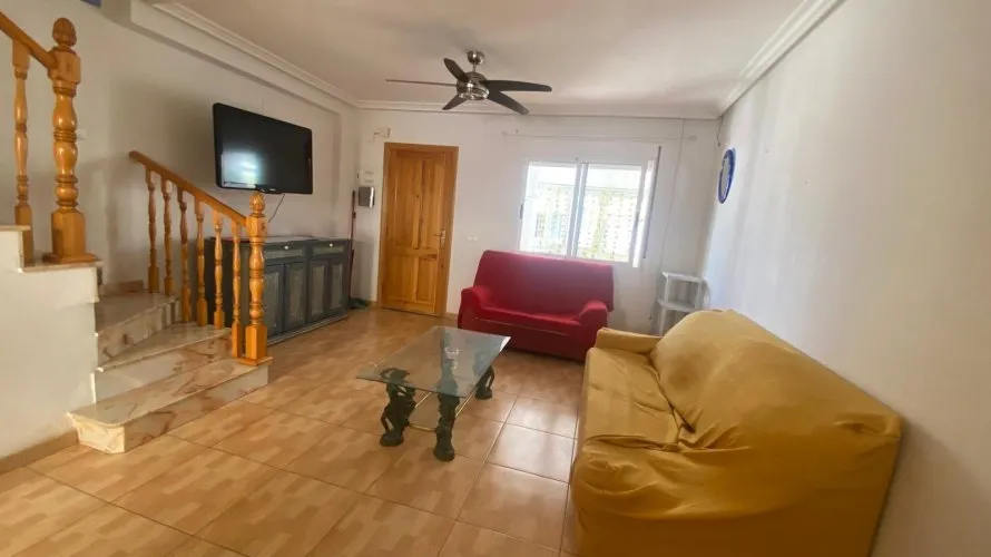 Сasa de 3 dormitorios en Torrevieja, Spain No. 1192 № 1