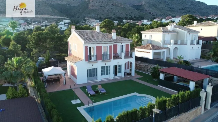 Villa de 4 dormitorios en Finestrat, Spain No. 269 № 27