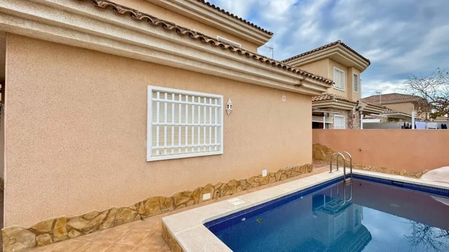 Apartamento de 3 dormitorios en Torrevieja, Spain No. 1088 № 28
