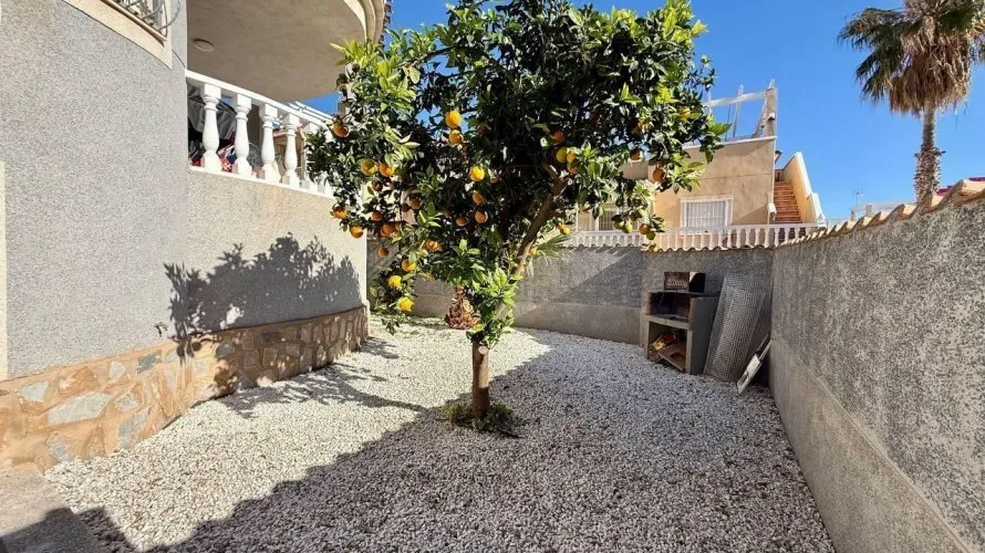Villa de 4 dormitorios en Playa Flamenca II, Spain No. 175 № 12